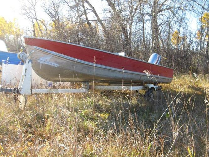 16 foot Lund Aluminum Fishing Boat with 35 hp Evinrude motor for sale ...