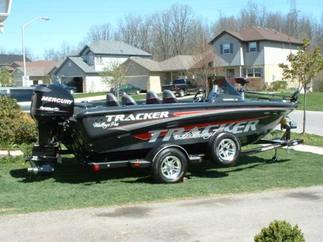 2007 Tracker "Fishing Team Edition" Bass/Walleye Boat for