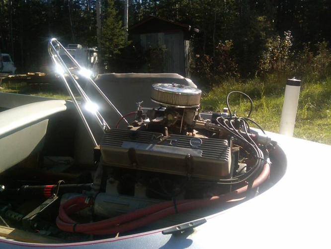 3500$ OBO. Thunderbolt kit boat 390CI Ford engine.