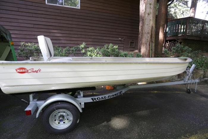 Selling Mirro Craft 14' Aluminum Boat and New Road Runner Trailer