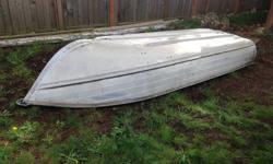 12' Aluminum Boat, great for Fishing or a Tender
first $400: takes it away (will fit in the back of a pickup)
call or text 250 218 6677
