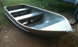 12 foot aluminum boat $1000