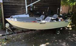 Rare...14.5' Cope Welded Aluminum Boat.
True "V" Hull. In great condition!
Completely outfitted fishing boat...
Wooden floor boards.
25 hp Mercury 2 stroke with electric start.
Battery included.
Lowrance...Sonar / GPS Combo... Loaded up with Marine