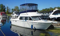 1989 CHRIS CRAFT 290 CATALINA SUNBRIDGE
This is a beautiful fresh water Cruiser.
Outstanding Chris Craft quality in a very functional package.
Powered by twin 260 hp Crusaders, this boat has newer fly bridge enclosure, batteries & charger. Safety
