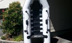 9' inflatable Zodiac, 3 years old,with built in pumps.$500.
also a 2.5 yamaha motor. $650. Both have been up and down the Gorge 1/2 dozen times.
Will sell separately.
Please use the email, can't normaly take calls