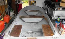 12t Peterbourgh allum: boat with oars